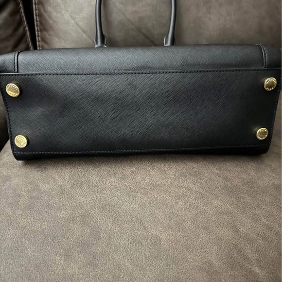 Michael Kors Dillion Bag - Picture 3 of 3